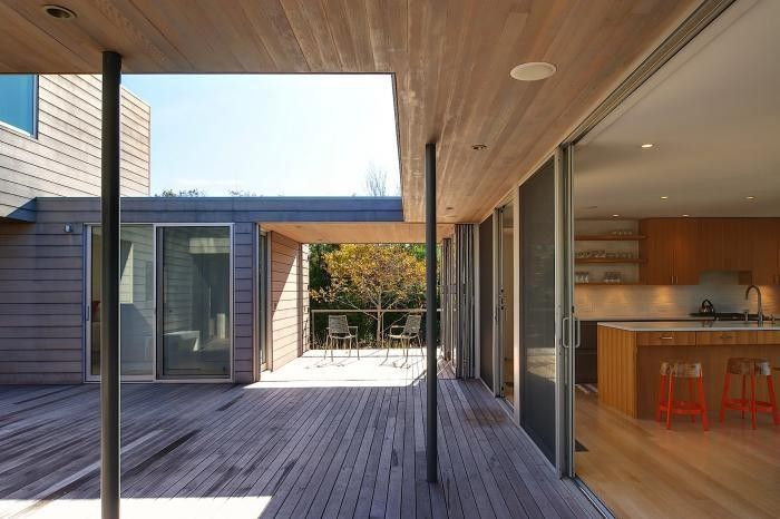 Casa con patio delantero privado